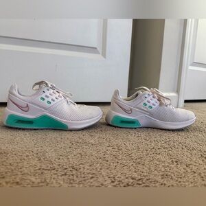 Women’s Nike AirMax Size 5